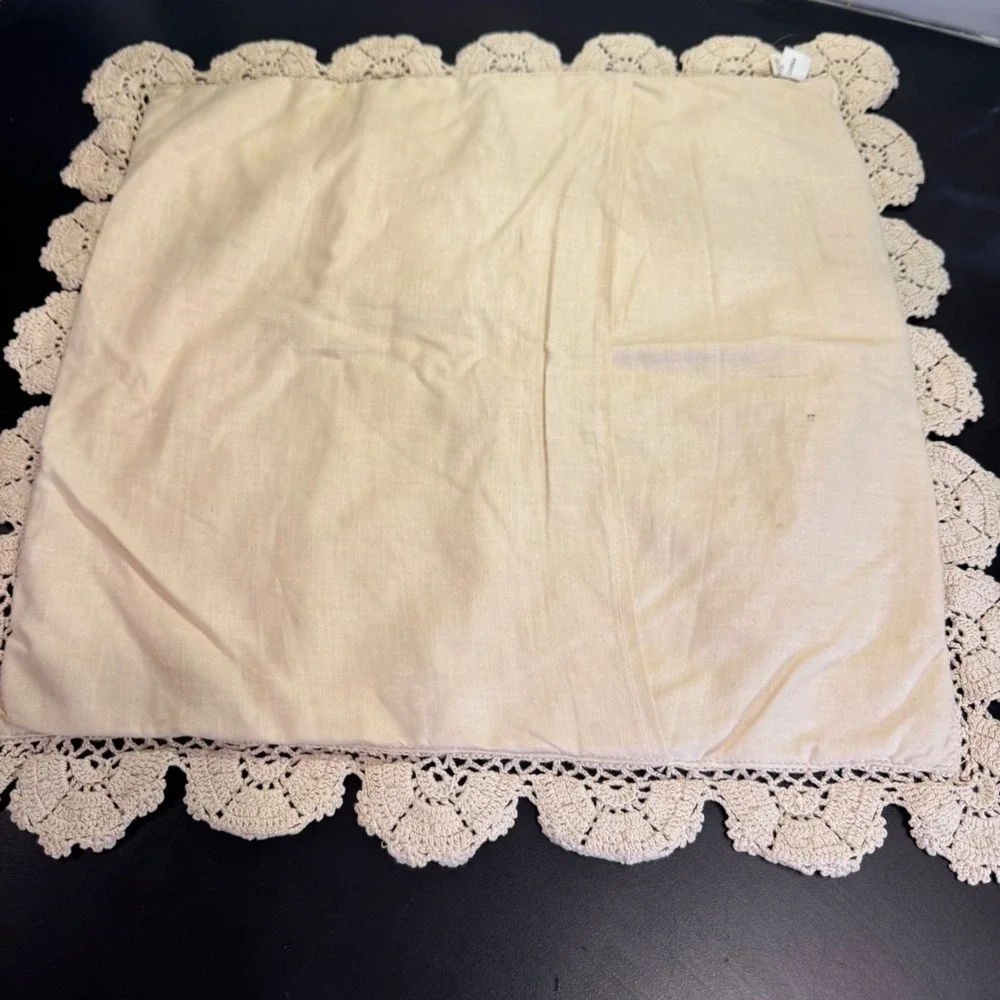 Crochet Pillow Shams Set of 2 18x18 Cream Cotton Popcorn Stitch Scalloped Edge
